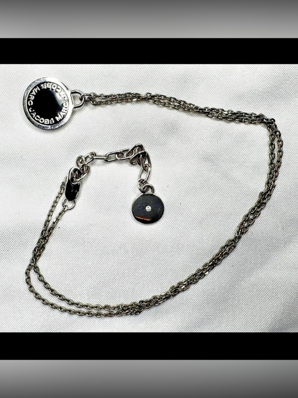 Marc Jacobs Logo Disc Enamel Pendant Necklace Silver 16-18” - Picture 2 of 6